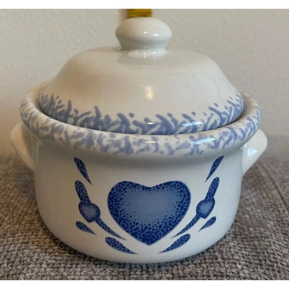 King Universe Co., LTD Sturdy Sugar Bowl with Lid- blue heart and blue accents‎ - Picture 1 of 7